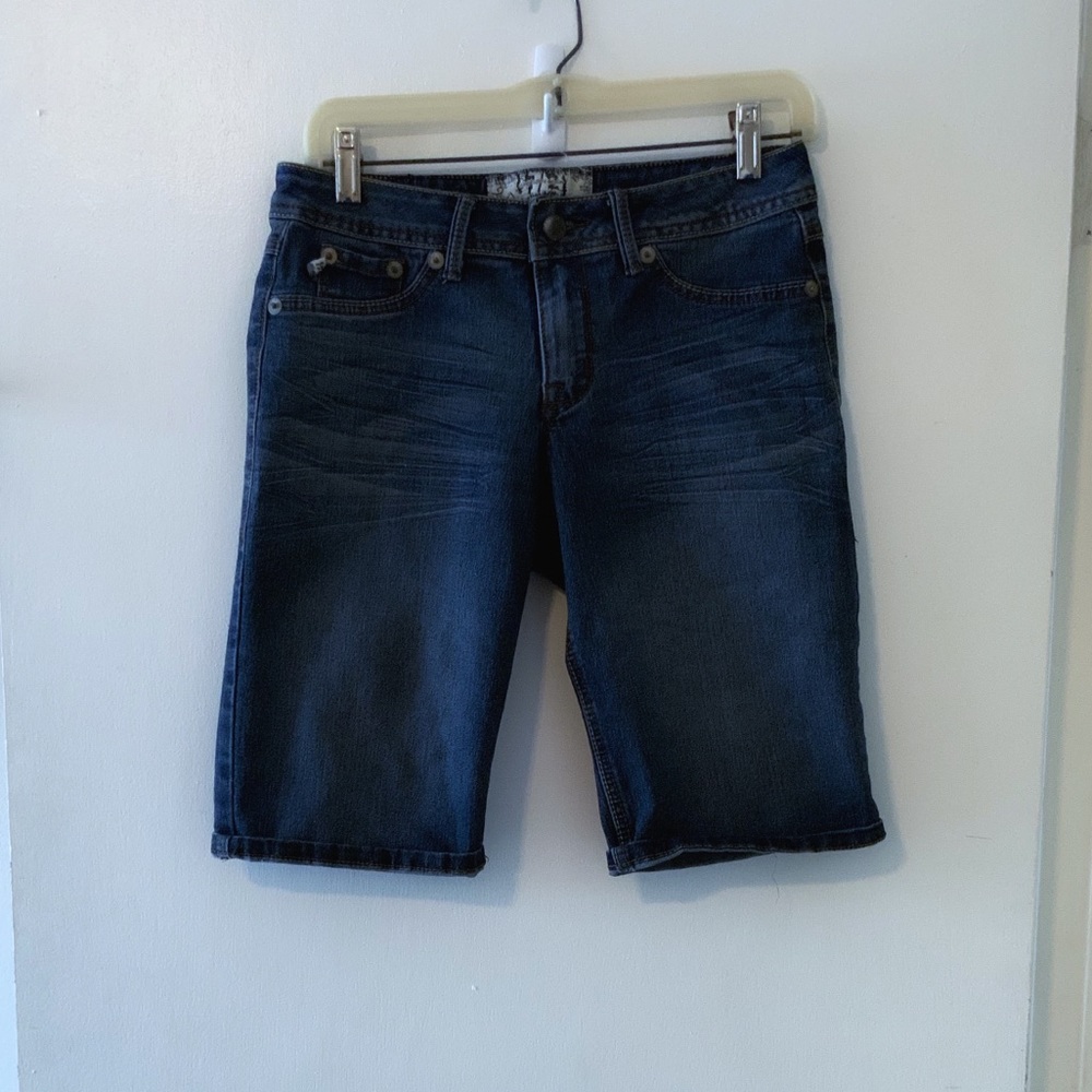 17/21 Jean Shorts Size 4 - Picture 2 of 7